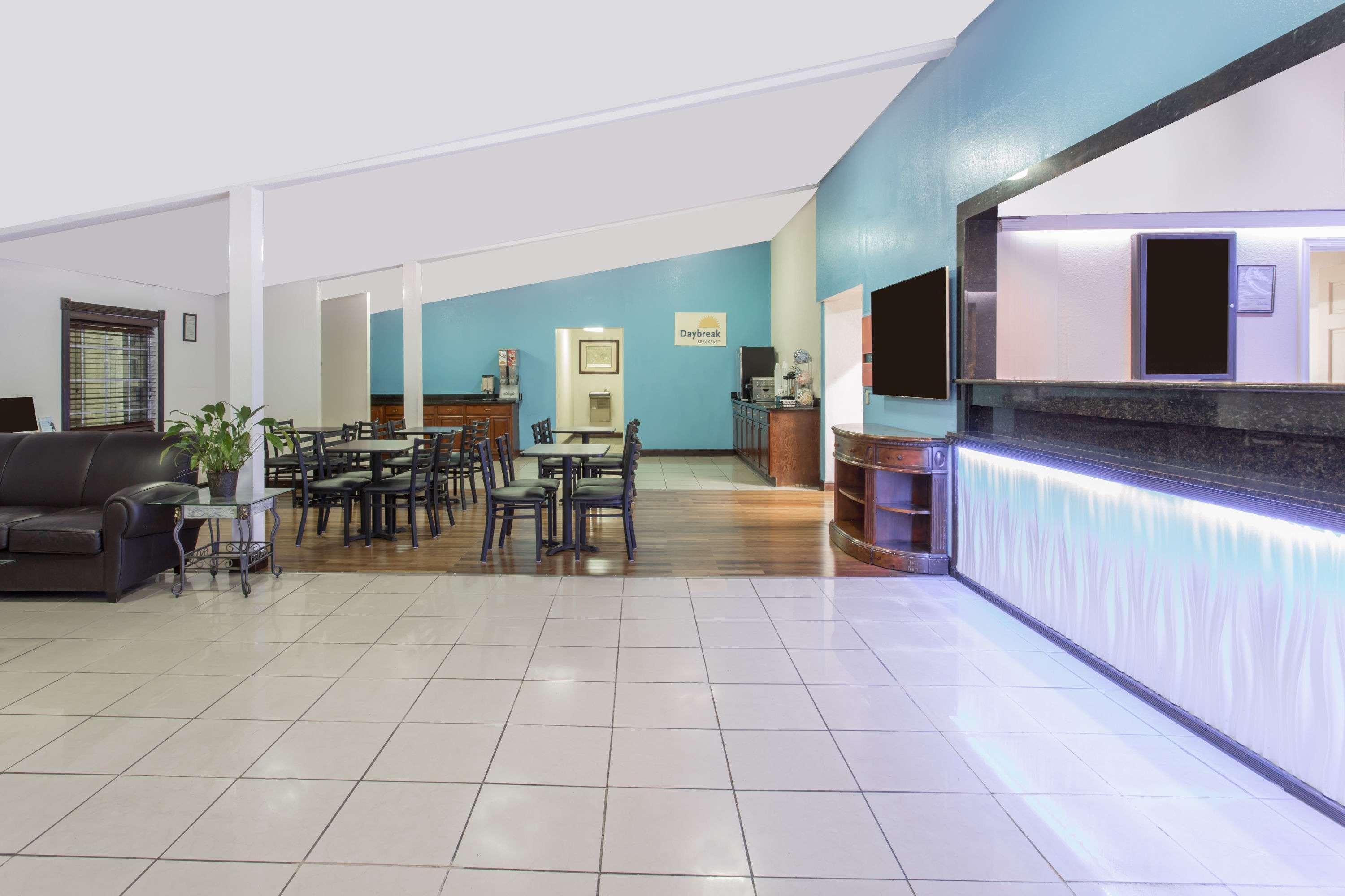 Days Inn By Wyndham Virginia Beach Town Center Zewnętrze zdjęcie